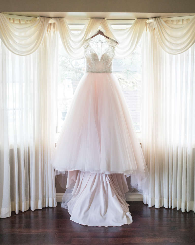 Lauren and Kyles wedding at Essex Golf and Country Club photographed by Jillian Wilhelm Photography