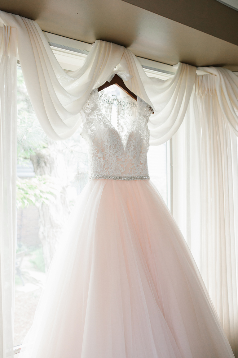 Lauren and Kyles wedding at Essex Golf and Country Club photographed by Jillian Wilhelm Photography
