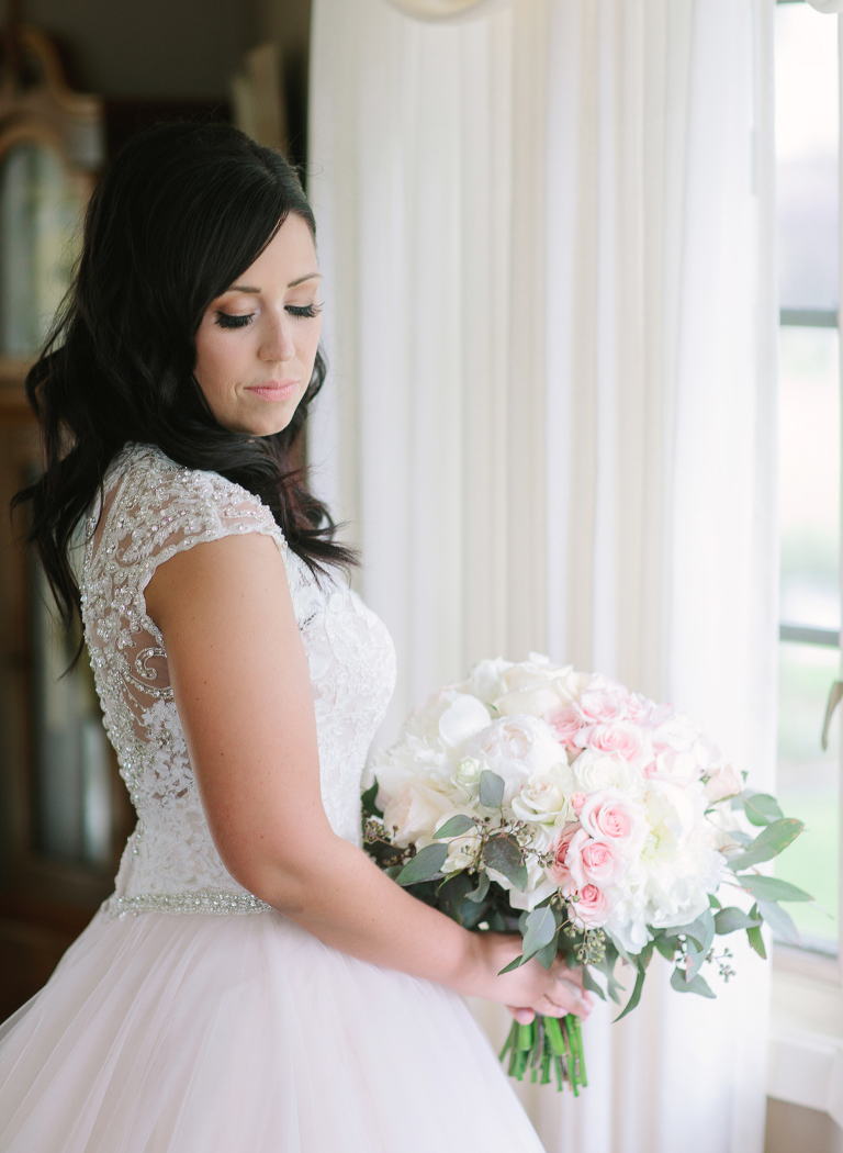 Lauren and Kyles wedding at Essex Golf and Country Club photographed by Jillian Wilhelm Photography