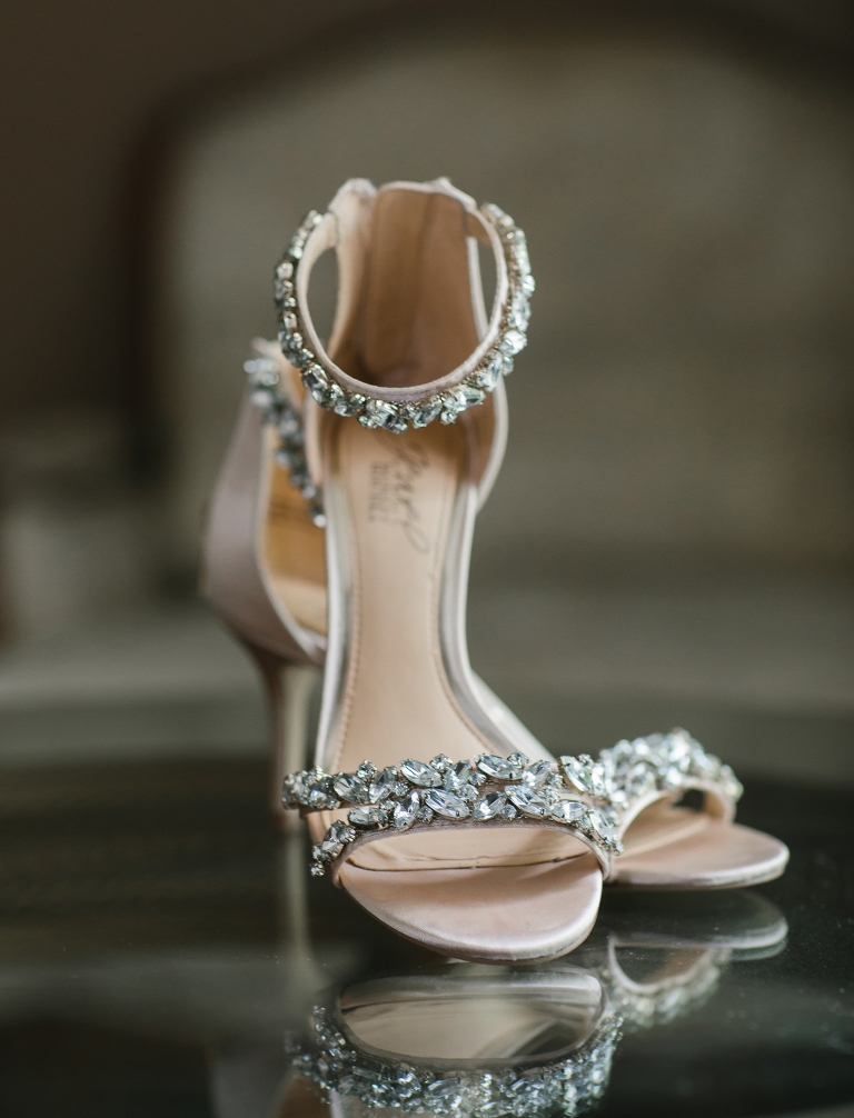 Lauren and Kyles wedding at Essex Golf and Country Club photographed by Jillian Wilhelm Photography