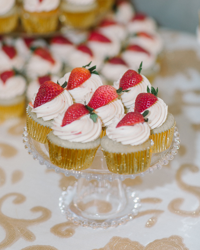 Lauren and Kyles wedding at Essex Golf and Country Club photographed by Jillian Wilhelm Photography