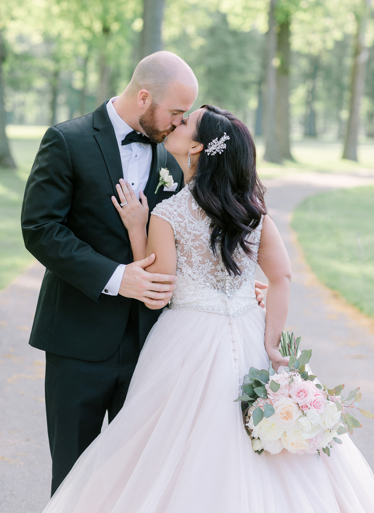 Lauren and Kyles wedding at Essex Golf and Country Club photographed by Jillian Wilhelm Photography