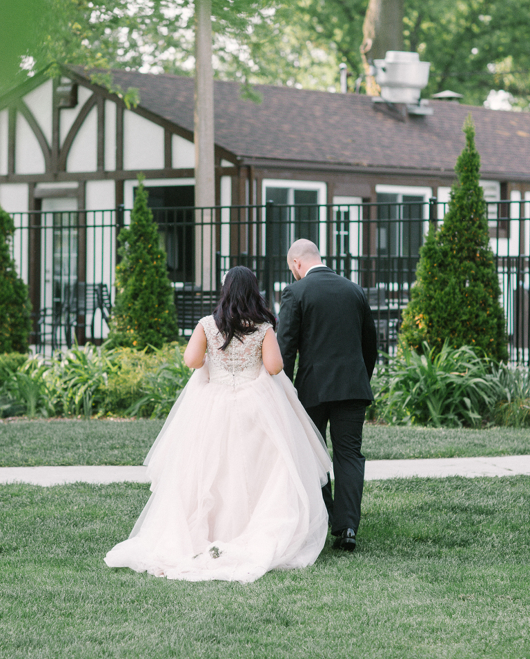 Lauren and Kyles wedding at Essex Golf and Country Club photographed by Jillian Wilhelm Photography