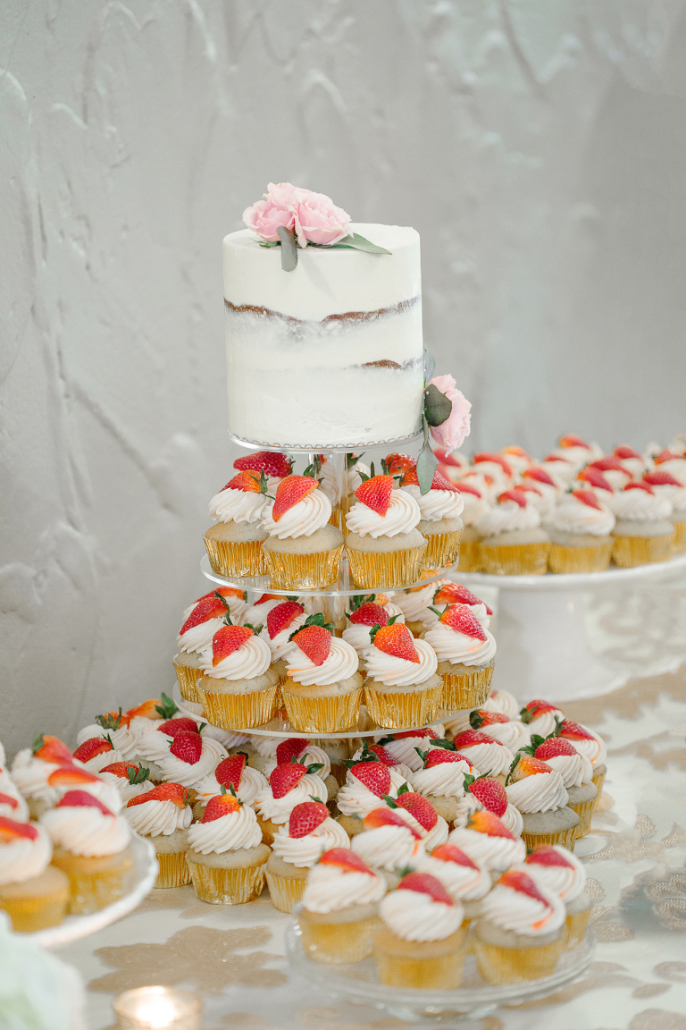 Lauren and Kyles wedding at Essex Golf and Country Club photographed by Jillian Wilhelm Photography