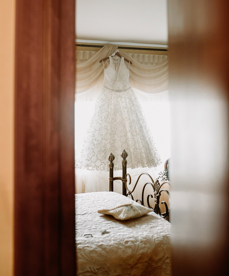 Wedding at Caboto Club and Lowe Martin House in Windsor Ontario photographed by wedding photographer Jillian Wilhelm