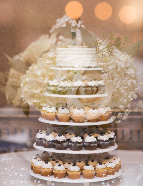 Deanna and Matts Wedding photographed by Jillian Wilhelm of Jillian Wilhelm Photography in Windosr Ontario at the Caboto CLub