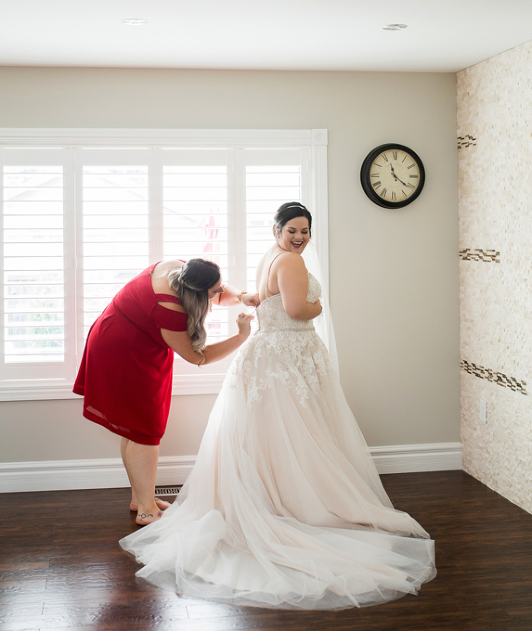 Deanna and Matts Wedding photographed by Jillian Wilhelm of Jillian Wilhelm Photography in Windosr Ontario at the Caboto CLub