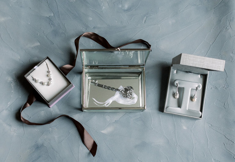 Amanda and Kevin's wedding in Windsor Ontario at Sprucewood winery detail photographs bridal