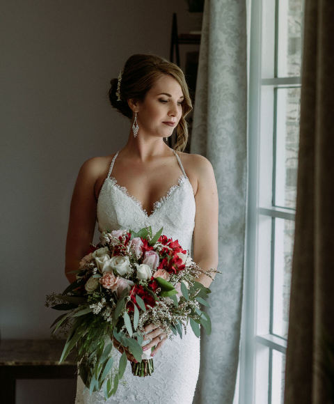 Jake and Calie's wedding in Windsor Ontario photographed by Jillian Wilhelm Photography at Fogolar Club and JP Wisers