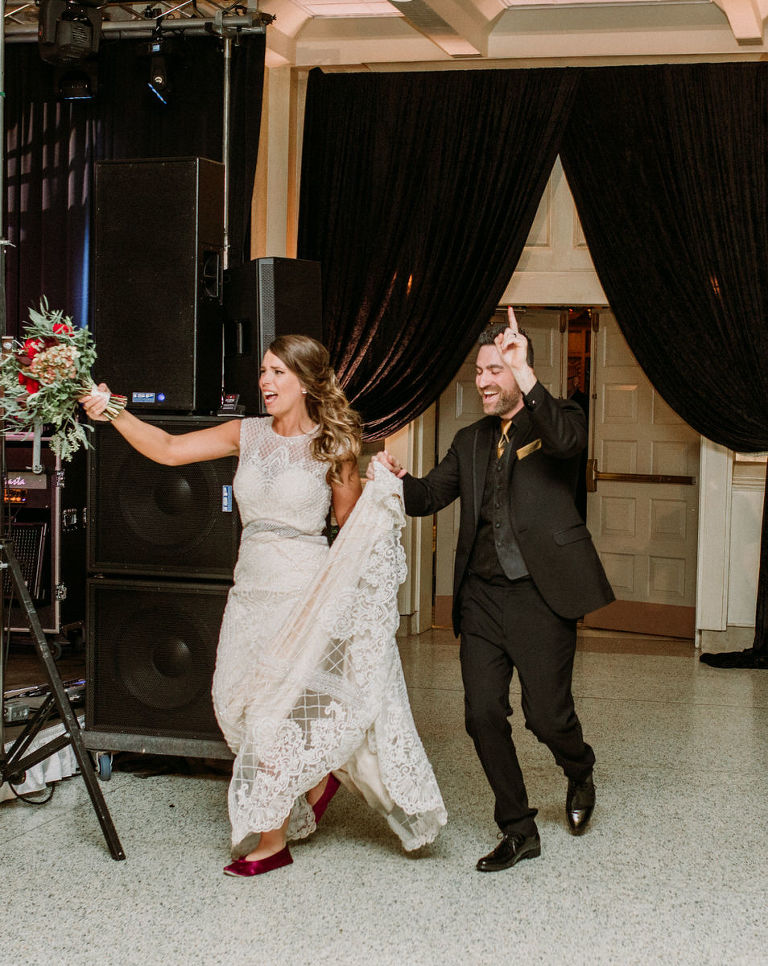 Jen and Aarons wedding in Windsor Ontario photographed by Jillian Wilhelm of Jillian Wilhelm Photography. Jillian Wihelm Photography is a full service studio serving southwest ontario and destinations around the world.