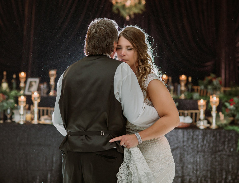 Jen and Aarons wedding in Windsor Ontario photographed by Jillian Wilhelm of Jillian Wilhelm Photography. Jillian Wihelm Photography is a full service studio serving southwest ontario and destinations around the world.