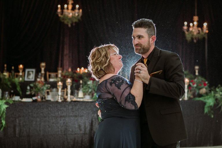 Jen and Aarons wedding in Windsor Ontario photographed by Jillian Wilhelm of Jillian Wilhelm Photography. Jillian Wihelm Photography is a full service studio serving southwest ontario and destinations around the world.