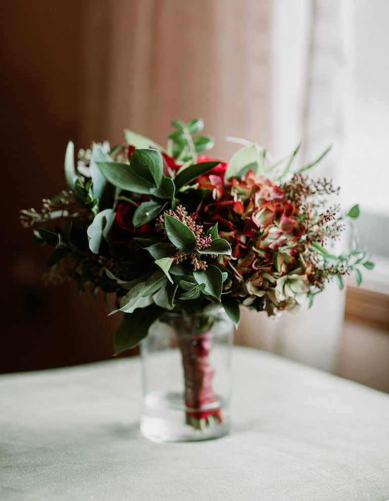 Jen and Aarons wedding in Windsor Ontario photographed by Jillian Wilhelm of Jillian Wilhelm Photography. Jillian Wihelm Photography is a full service studio serving southwest ontario and destinations around the world.