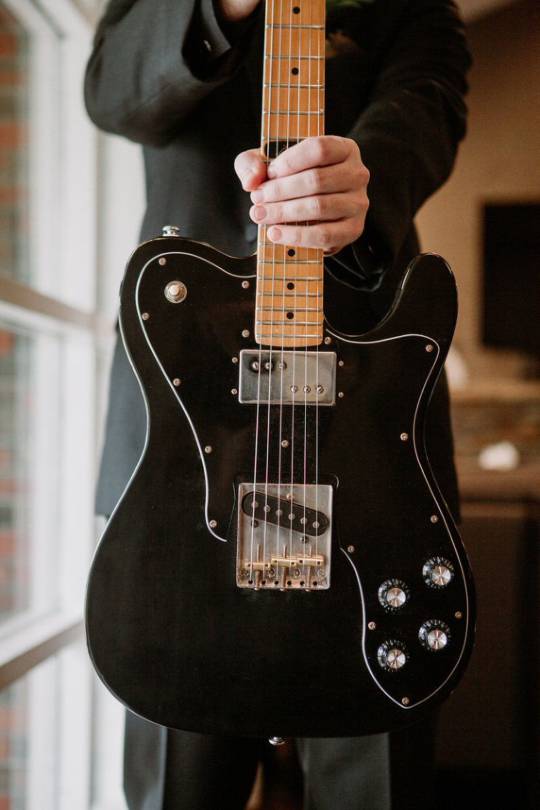 Jen and Aarons wedding in Windsor Ontario photographed by Jillian Wilhelm of Jillian Wilhelm Photography. Jillian Wihelm Photography is a full service studio serving southwest ontario and destinations around the world.