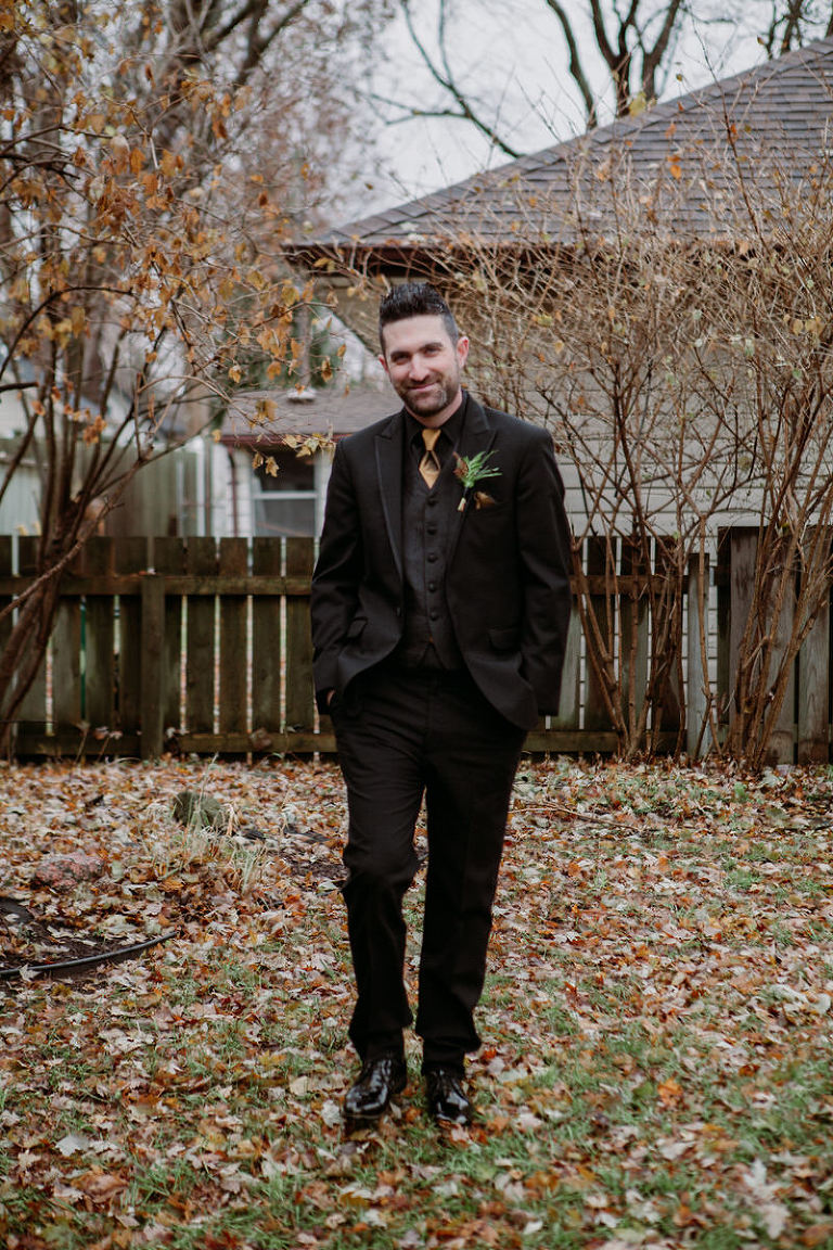 Jen and Aarons wedding in Windsor Ontario photographed by Jillian Wilhelm of Jillian Wilhelm Photography. Jillian Wihelm Photography is a full service studio serving southwest ontario and destinations around the world.