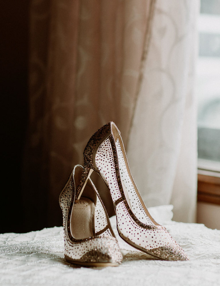 Jen and Aarons wedding in Windsor Ontario photographed by Jillian Wilhelm of Jillian Wilhelm Photography. Jillian Wihelm Photography is a full service studio serving southwest ontario and destinations around the world.