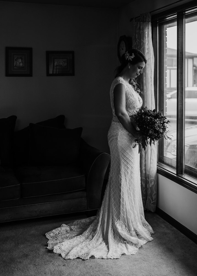 Jen and Aarons wedding in Windsor Ontario photographed by Jillian Wilhelm of Jillian Wilhelm Photography. Jillian Wihelm Photography is a full service studio serving southwest ontario and destinations around the world.