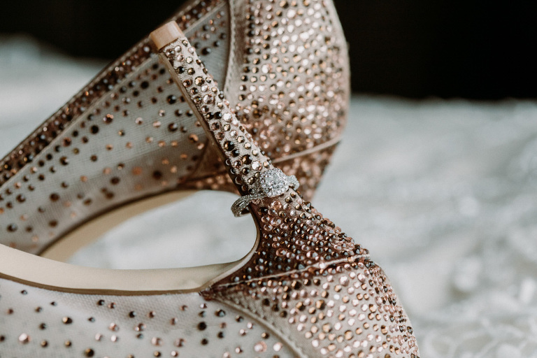 Jen and Aarons wedding in Windsor Ontario photographed by Jillian Wilhelm of Jillian Wilhelm Photography. Jillian Wihelm Photography is a full service studio serving southwest ontario and destinations around the world.