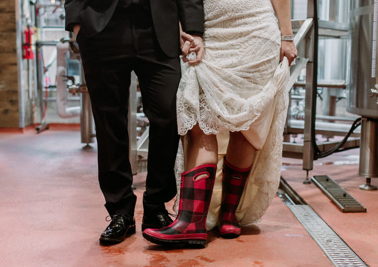 Jen and Aarons wedding in Windsor Ontario photographed by Jillian Wilhelm of Jillian Wilhelm Photography. Jillian Wihelm Photography is a full service studio serving southwest ontario and destinations around the world.