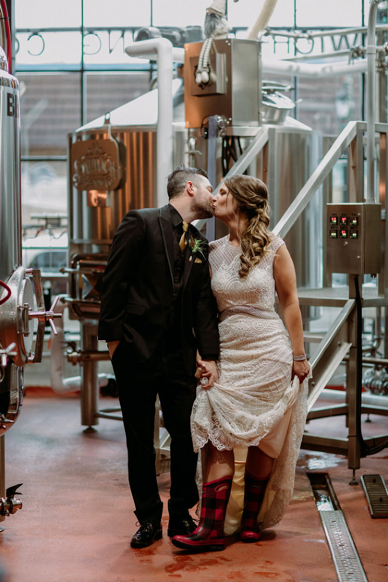 Jen and Aarons wedding in Windsor Ontario photographed by Jillian Wilhelm of Jillian Wilhelm Photography.  Jillian Wihelm Photography is a full service studio serving southwest ontario and destinations around the world.