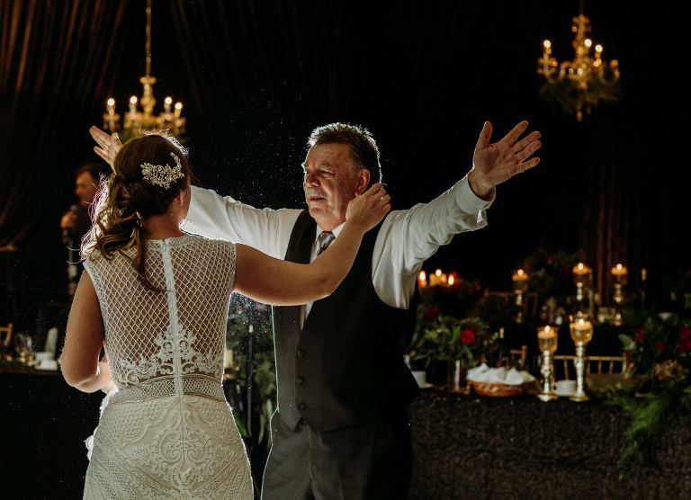 Jen and Aarons wedding in Windsor Ontario photographed by Jillian Wilhelm of Jillian Wilhelm Photography.  Jillian Wihelm Photography is a full service studio serving southwest ontario and destinations around the world.