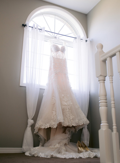 Windsor Caboto Club Wedding Photographed by Jillian wilhelm Photography. Lisa and Robs windsor ontario wedding 