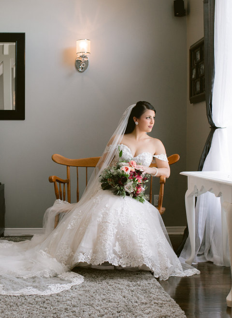 Windsor Caboto Club Wedding Photographed by Jillian wilhelm Photography. Lisa and Robs windsor ontario wedding 