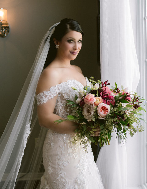 Windsor Caboto Club Wedding Photographed by Jillian wilhelm Photography. Lisa and Robs windsor ontario wedding 