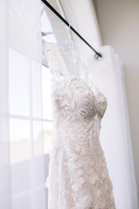 Windsor Caboto Club Wedding Photographed by Jillian wilhelm Photography. Lisa and Robs windsor ontario wedding 