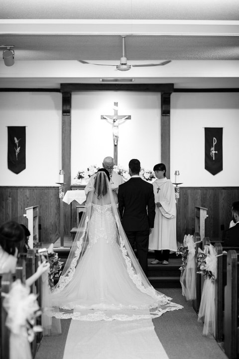 Windsor Caboto Club Wedding Photographed by Jillian wilhelm Photography. Lisa and Robs windsor ontario wedding 