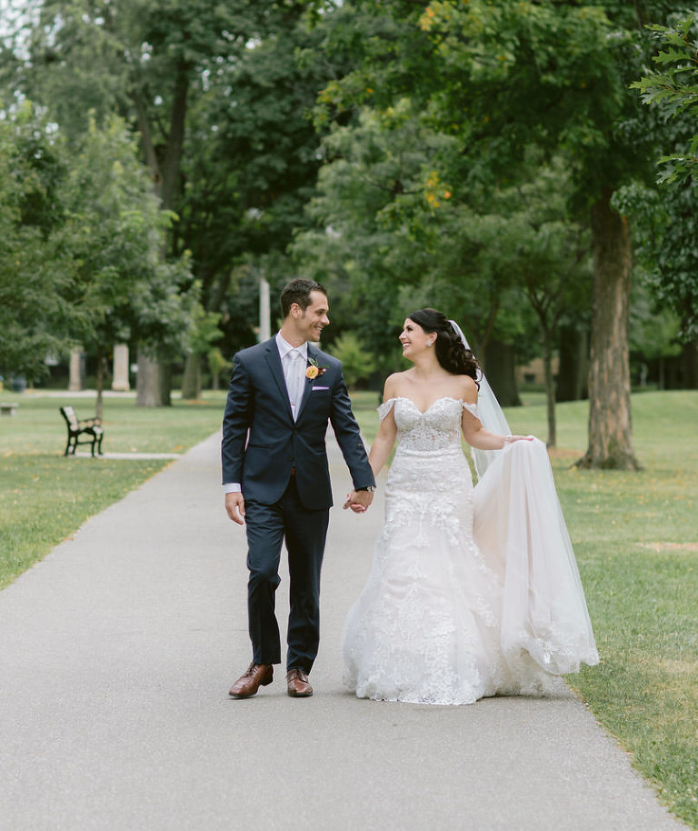 Windsor Caboto Club Wedding Photographed by Jillian wilhelm Photography. Lisa and Robs windsor ontario wedding 