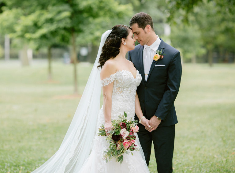 Windsor Caboto Club Wedding Photographed by Jillian wilhelm Photography. Lisa and Robs windsor ontario wedding 