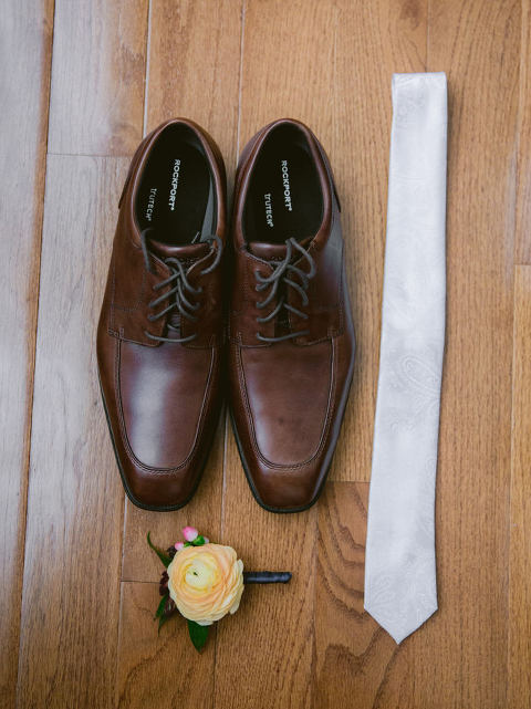 Windsor Caboto Club Wedding Photographed by Jillian wilhelm Photography. Lisa and Robs windsor ontario wedding 