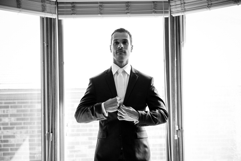 Windsor Caboto Club Wedding Photographed by Jillian wilhelm Photography. Lisa and Robs windsor ontario wedding 