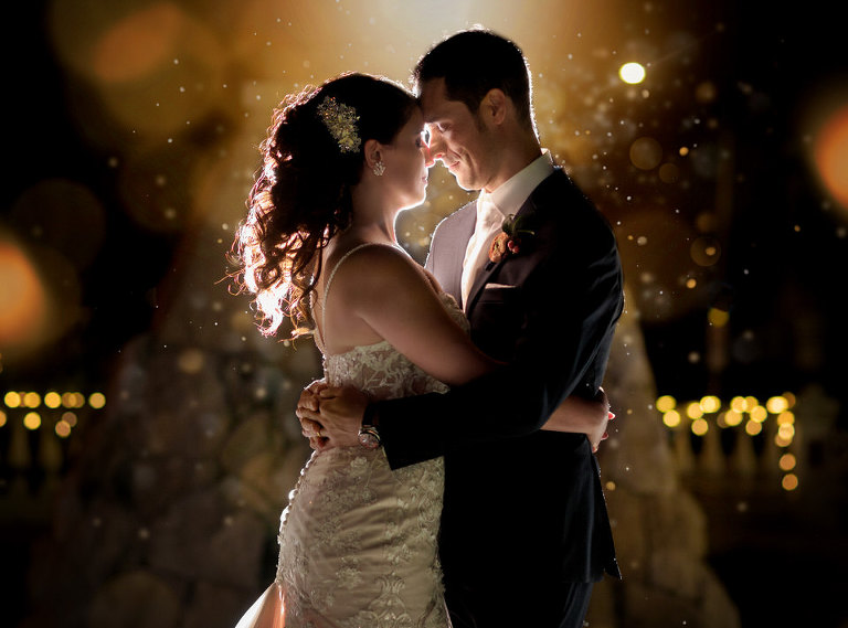 Windsor Caboto Club Wedding Photographed by Jillian wilhelm Photography. Lisa and Robs windsor ontario wedding 