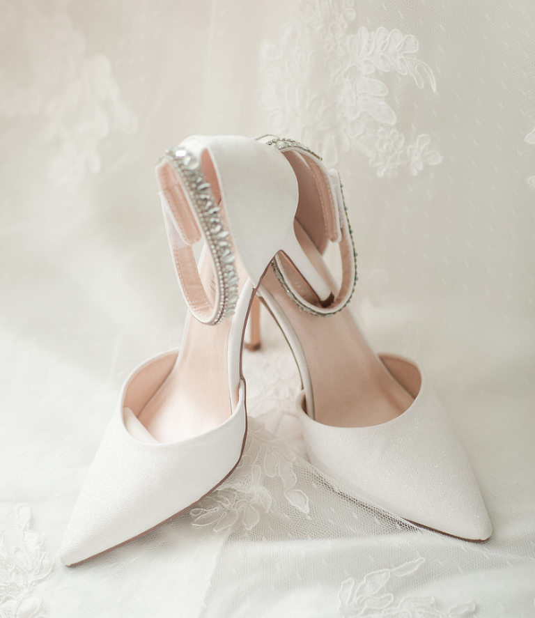 Ambassador Golf Club wedding photographed by Jillian Wilhelm Photography in Windsor Ontario. 