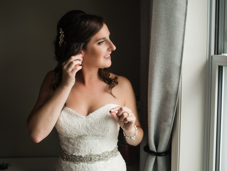 Ambassador Golf Club wedding photographed by Jillian Wilhelm Photography in Windsor Ontario. 