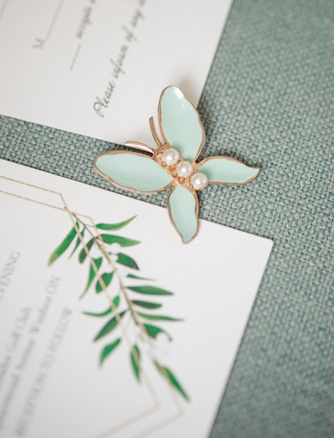 Ambassador Golf Club wedding photographed by Jillian Wilhelm Photography in Windsor Ontario. 