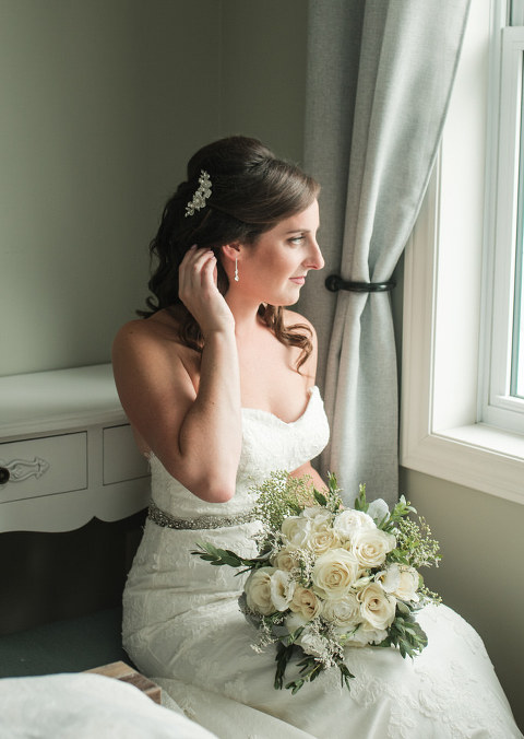Ambassador Golf Club wedding photographed by Jillian Wilhelm Photography in Windsor Ontario. 