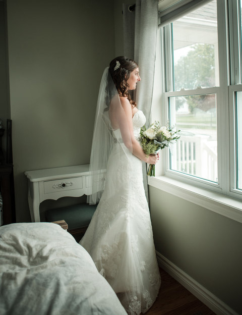 Ambassador Golf Club wedding photographed by Jillian Wilhelm Photography in Windsor Ontario. 