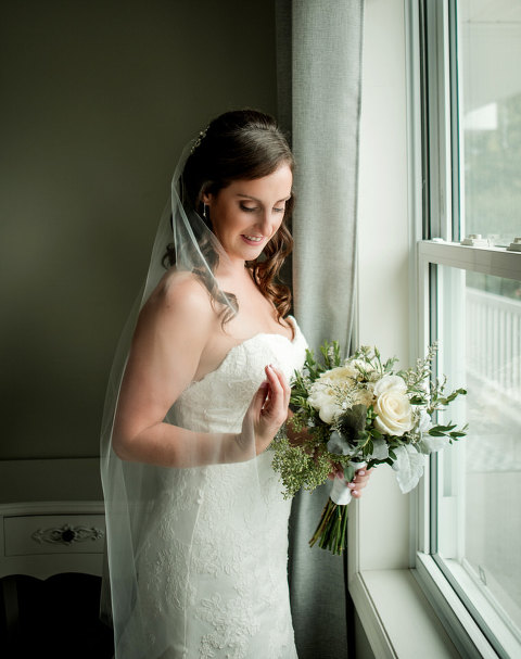 Ambassador Golf Club wedding photographed by Jillian Wilhelm Photography in Windsor Ontario. 